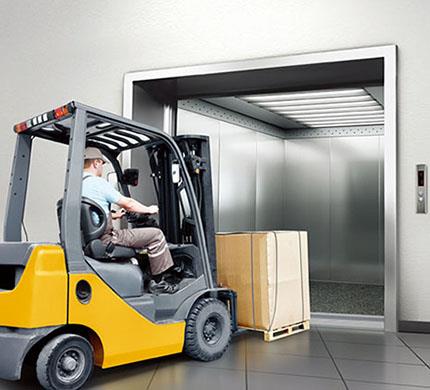 货运电梯