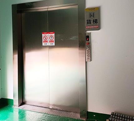 载货电梯